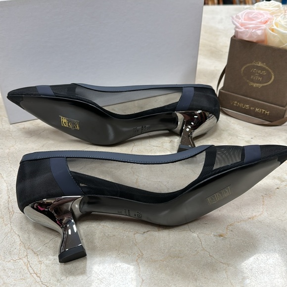 FENDI COLIBRÌ NAVY MESH PUMPS WITH LEATHER TRIM AND SHINY GUNMETAL HEEL 38/8 - Picture 9 of 11